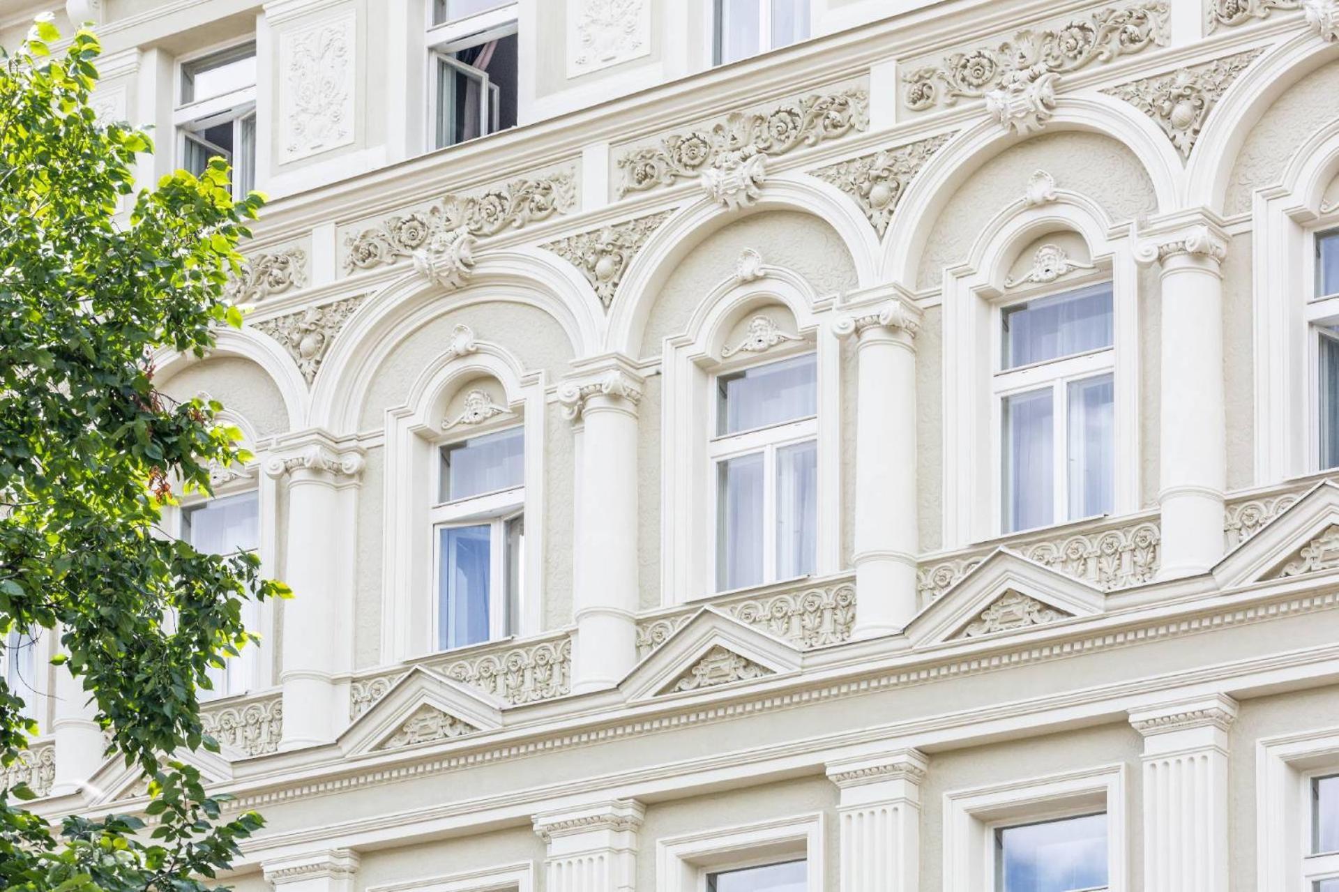 Elegant In Wenceslas Square * Prague